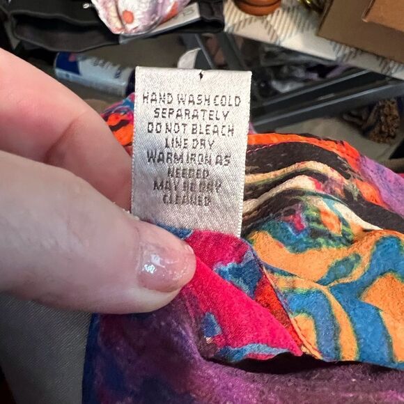 Chicos  ||  multi colored. 100% silk blouse - Picture 4 of 11